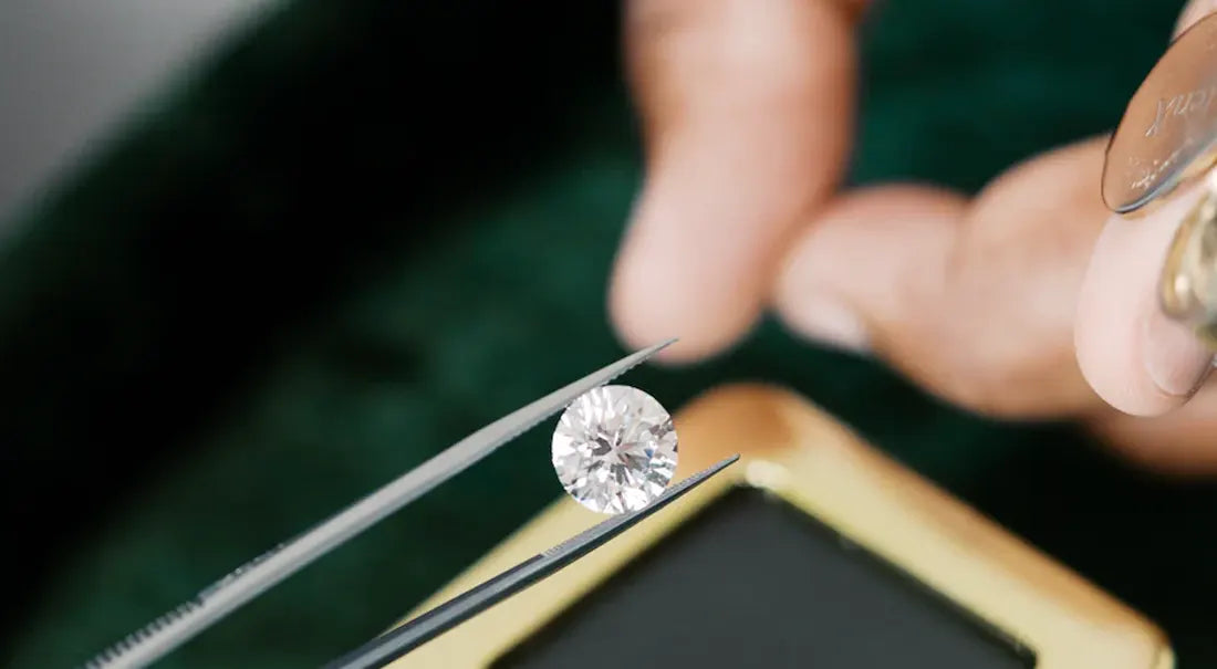 4 Reasons to Consider a Natural Diamond for Your Engagement Ring