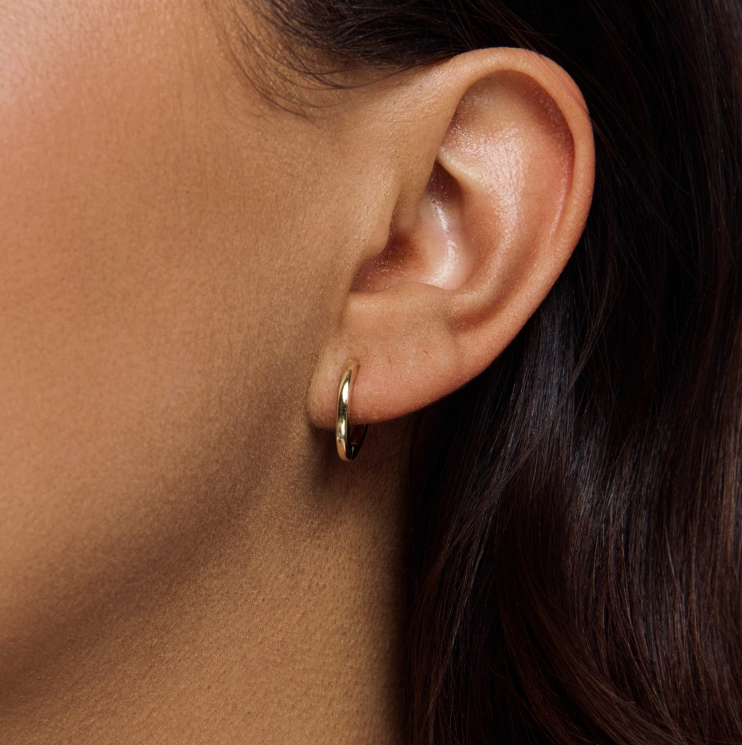 Essential Polished Huggie Hoop Earrings (Pair) - Carter's Collective Fine Jewelry