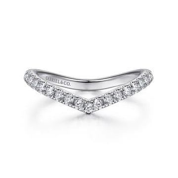 Diamond Contour “V” Wedding Band, 0.29 CTTW - Carter's Collective Fine Jewelry