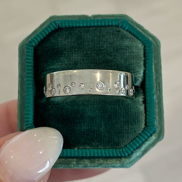 Cigar Flush Set Constellation Diamond Wedding Band