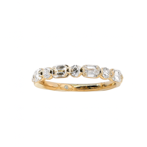 Alternating Emerald and Round Diamond Shared Prong Wedding Band, 1.01 CTTW - Carter's Collective Fine Jewelry