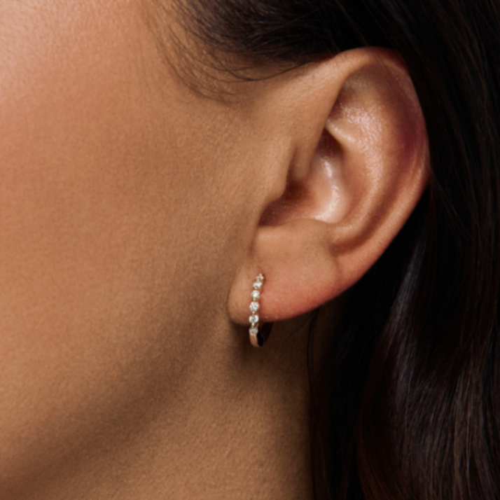 Essential Shared Prong Huggie Hoop Earrings, 0.20 CTTW - Carter's Collective Fine Jewelry