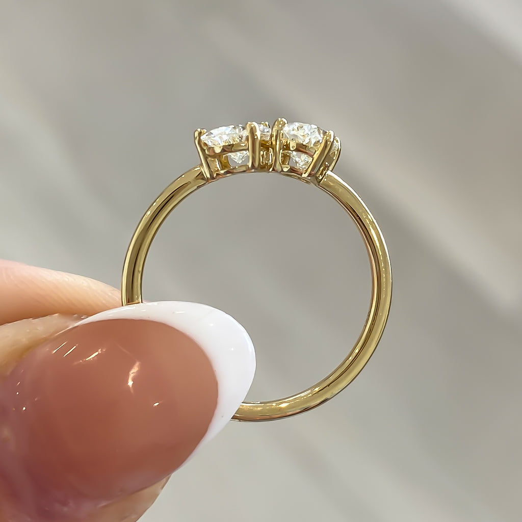 18ky - 1.17cttw - Natural - Oval & Pear - Toi Et Moi Ring