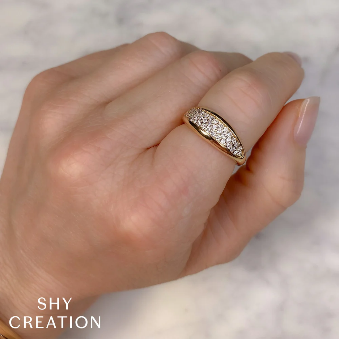 Graduated Pave Diamond Fashion Ring