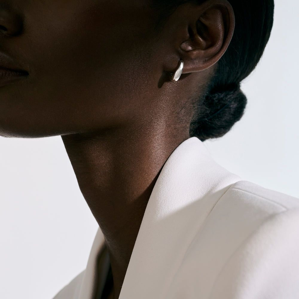 John Hardy Surf J Hoop Earring, 15.5MM - Carter's Collective Fine Jewelry