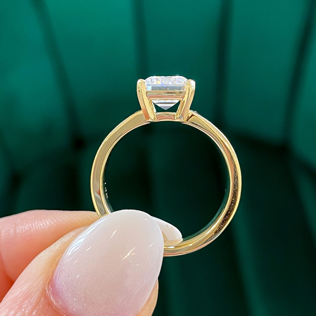 14ky - Emerald / Radiant Cut - 10x7mm - 4.50mm - Flat Band Semi Mount Eng Ring (CZ Center)