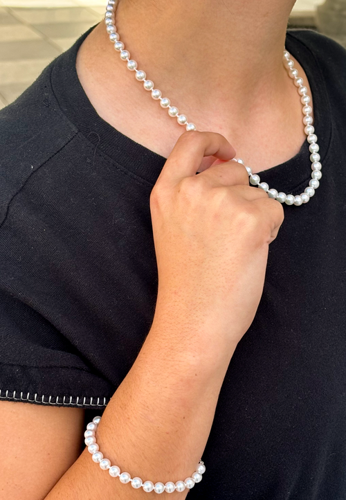 Classic Pearl Necklace