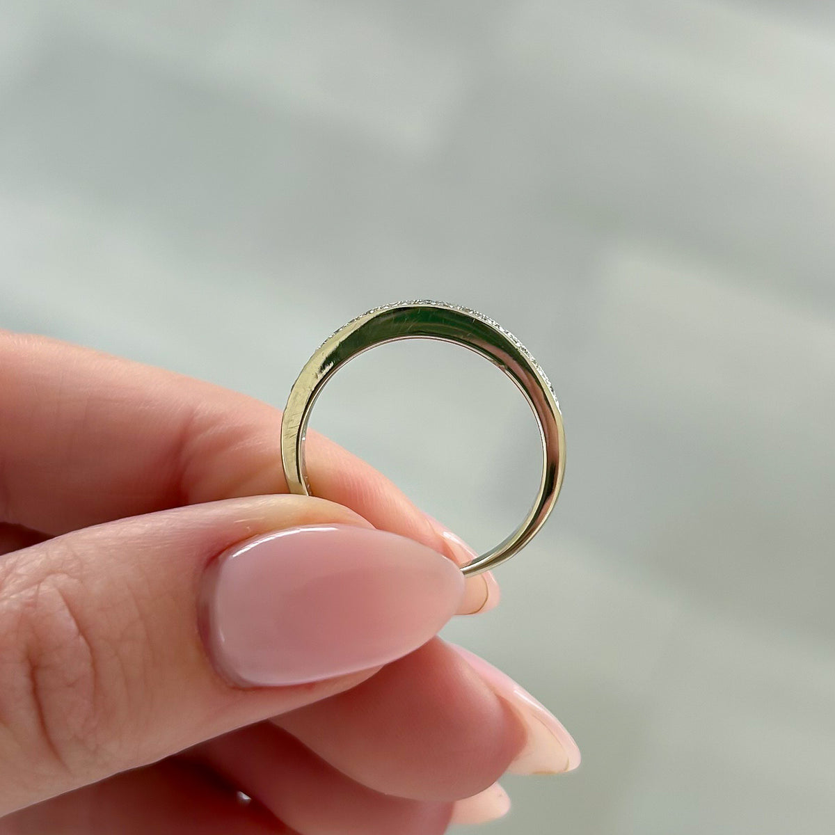 "Previously Loved" - 14kw - 0.25cttw - Straight Dia Wedding Band - 2 mm - Size 8.25 - 1.3 dwt
