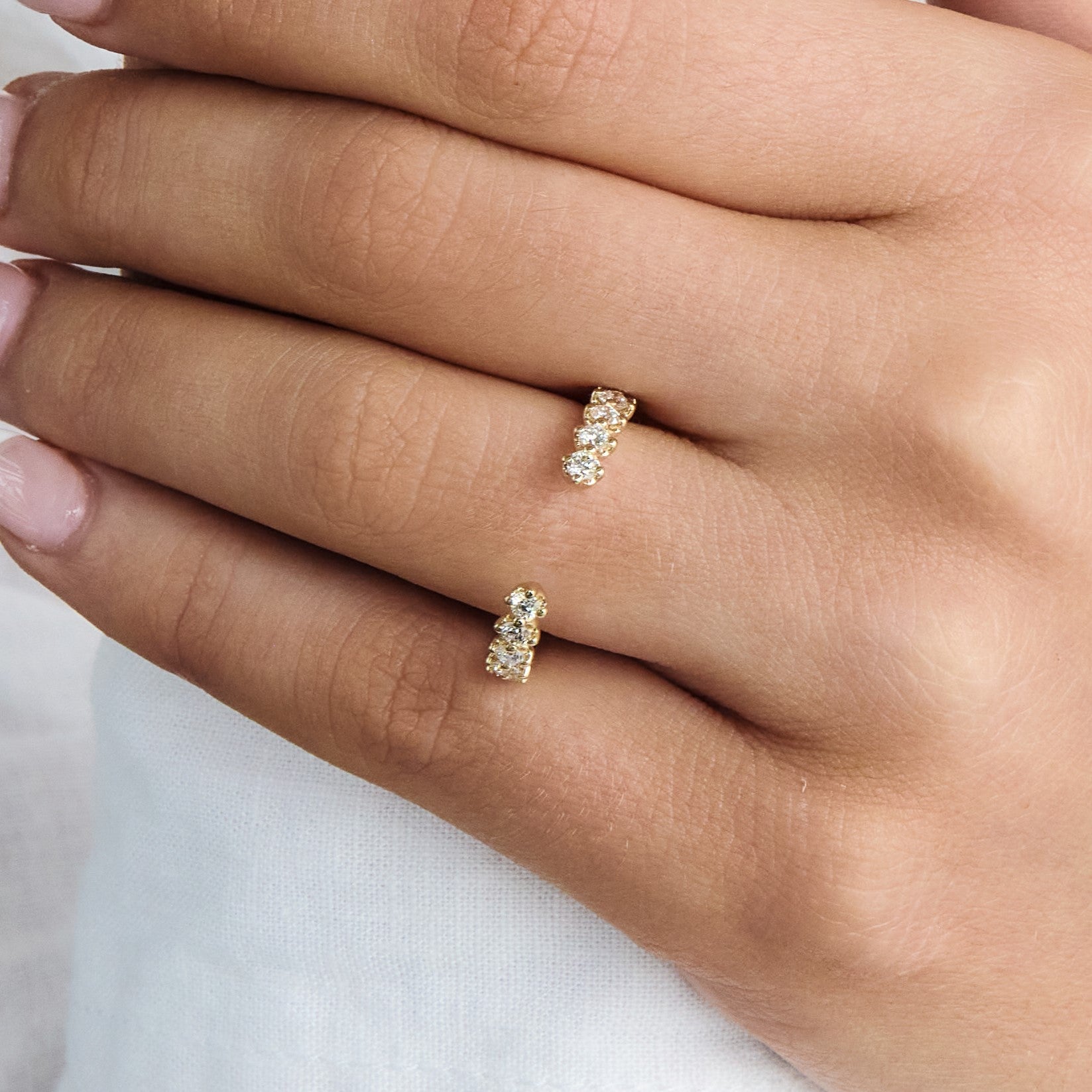 Posey Open Illusion Set Shared Prong Diamond Band, 0.81 CTTW - Carter's Collective Fine Jewelry