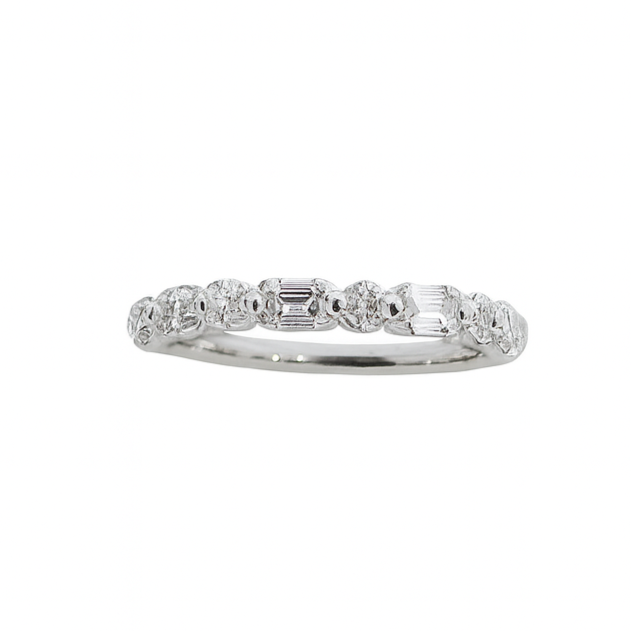 Alternating Emerald and Round Diamond Shared Prong Wedding Band, 1.01 CTTW - Carter's Collective Fine Jewelry