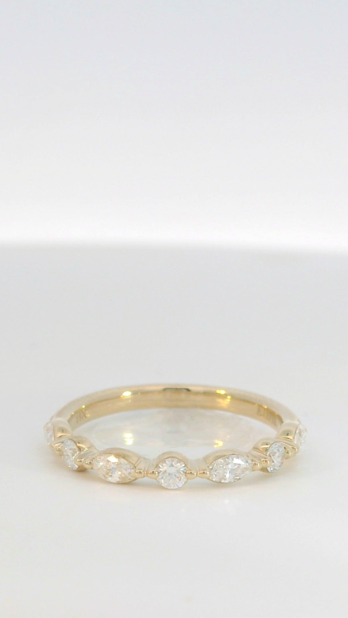 14ky - 0.43cttw - Alternating Round & MQ - Shared Prong Diamond Wedding Band - Size 5