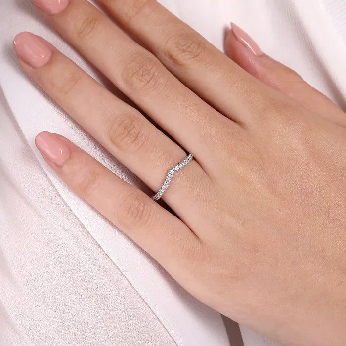 Diamond Contour “V” Wedding Band, 0.29 CTTW - Carter's Collective Fine Jewelry